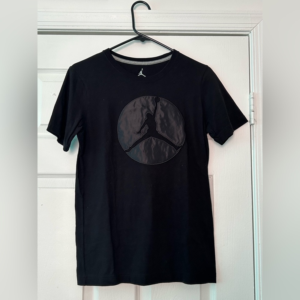 Black Jordan short sleeve shirt